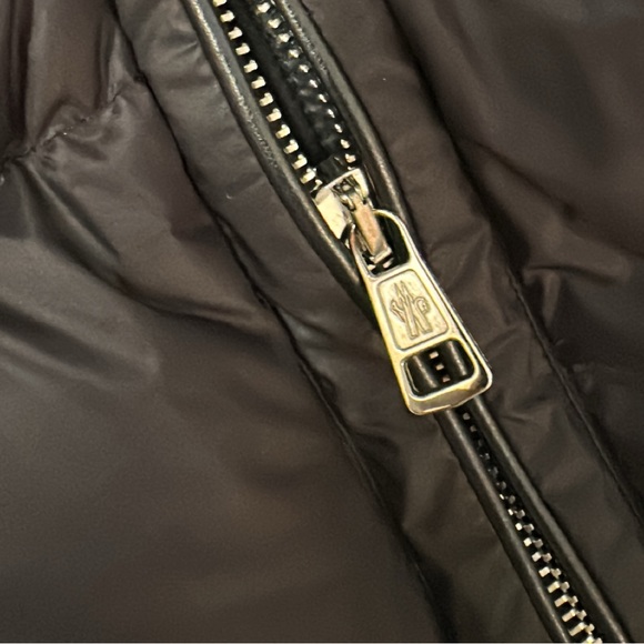 Authentic Mens Monclear Down Jacket - Picture 7 of 8